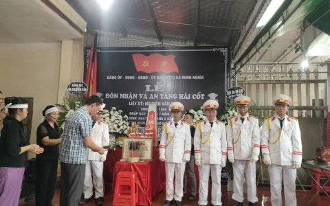 Lễ đón nhận và an táng hài cốt liệt sỹ Nguyễn Văn Việt